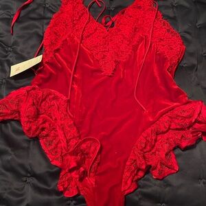 Vibrant Red Lace Chemise and Robe Set